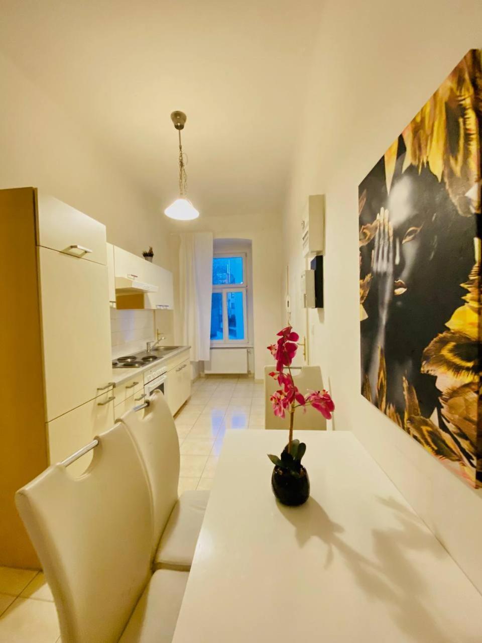 Family Apartment Th8 8 Vienna Esterno foto